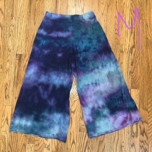 Relaxed Capri Pants - Medium